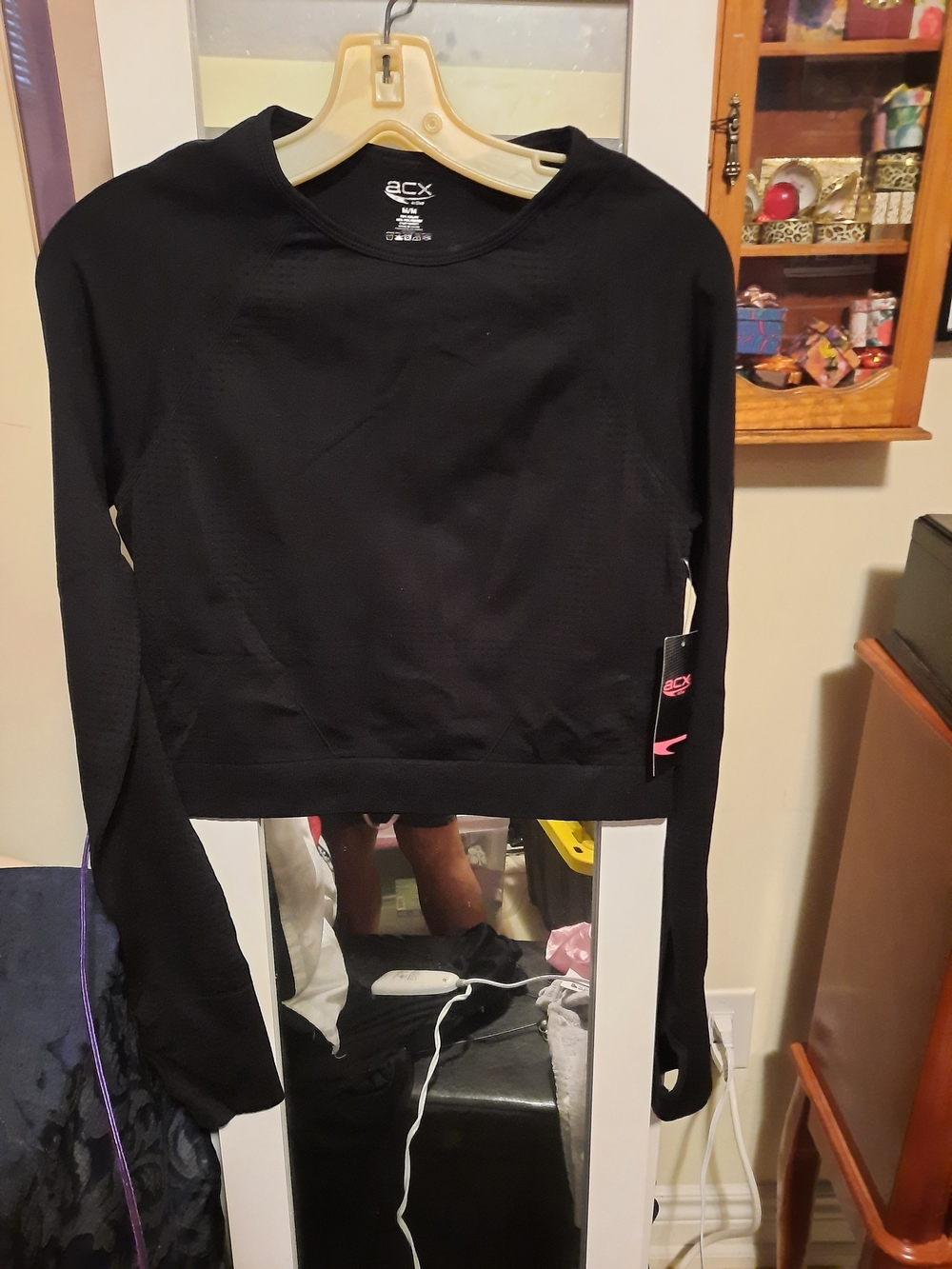 NWT Active USA ACX Black Athletic Long Sleeve Top W/Thumb Hole Size Medium